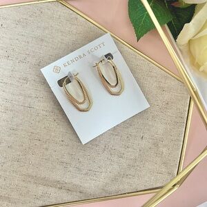 NWT Kendra Scott Murphy Gold Hoop Earrings in White Crystal